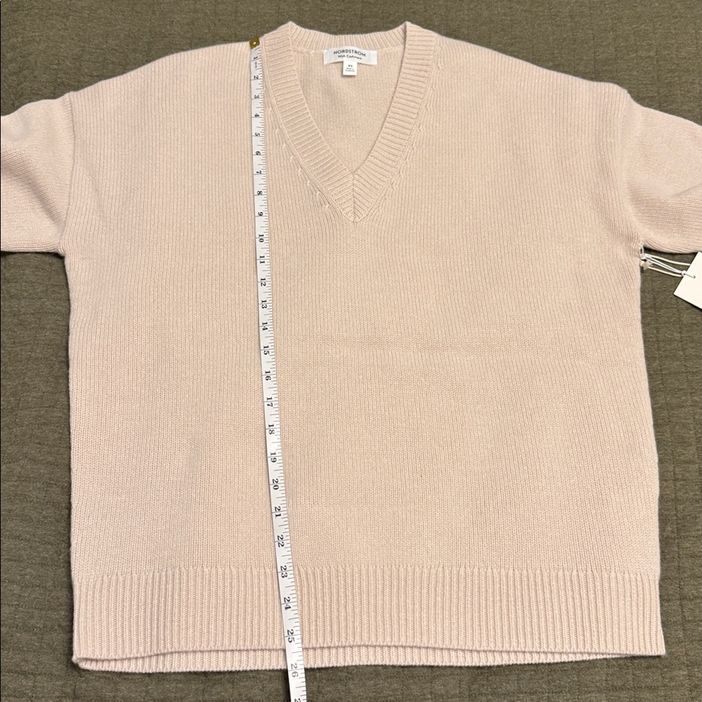 nwt nordstrom v-neck wool and cashmere sweater - Picture 8 of 9